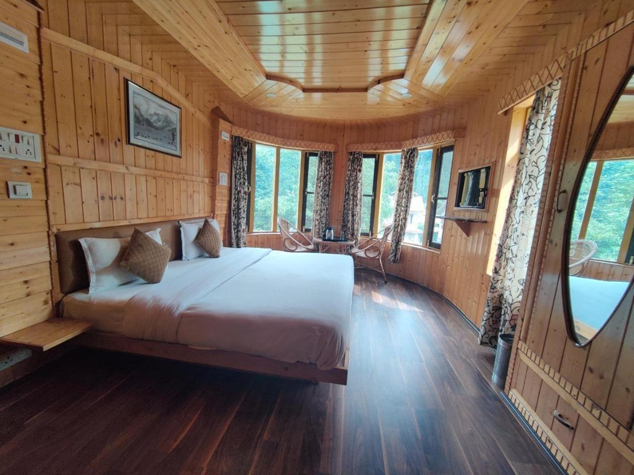 Hotel Bombay Palace Pahalgām Esterno foto